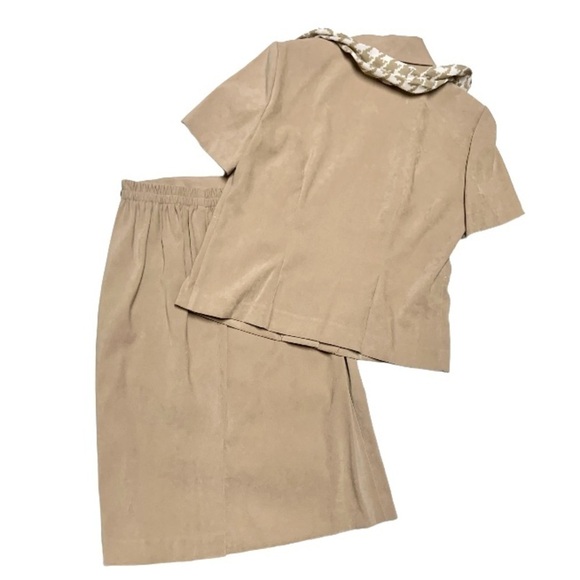 🌺LESLIE FAY VTG. 2-PIECE SHORT SLEEVE BLAZER/TOP WITH SCARF & SKIRT SET NWOT - Picture 2 of 16